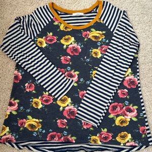Le Lis mixed media top size M (fits like xl)